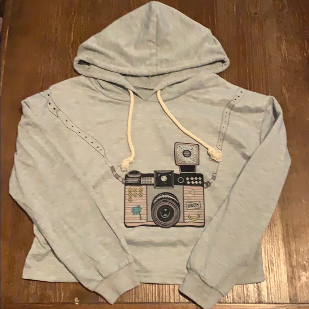 🔥3 for $10 🔥 Medium Crop-Top Photography
